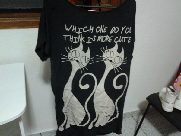 Blusinha cats  (frete grátis para compras acima de 100,00)